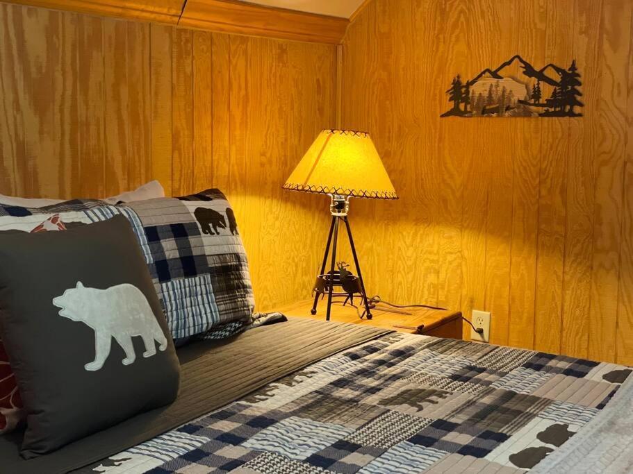 One Of A Kind Rustic Log Cabin Near Bryce Resort - Large Game Room - Fire Pit - Large Deck - Bbq Basye Dış mekan fotoğraf